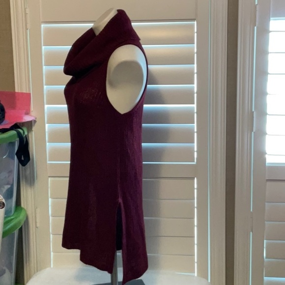 Red Cowl Neck Sweater with Turtleneck Style - Picture 4 of 7